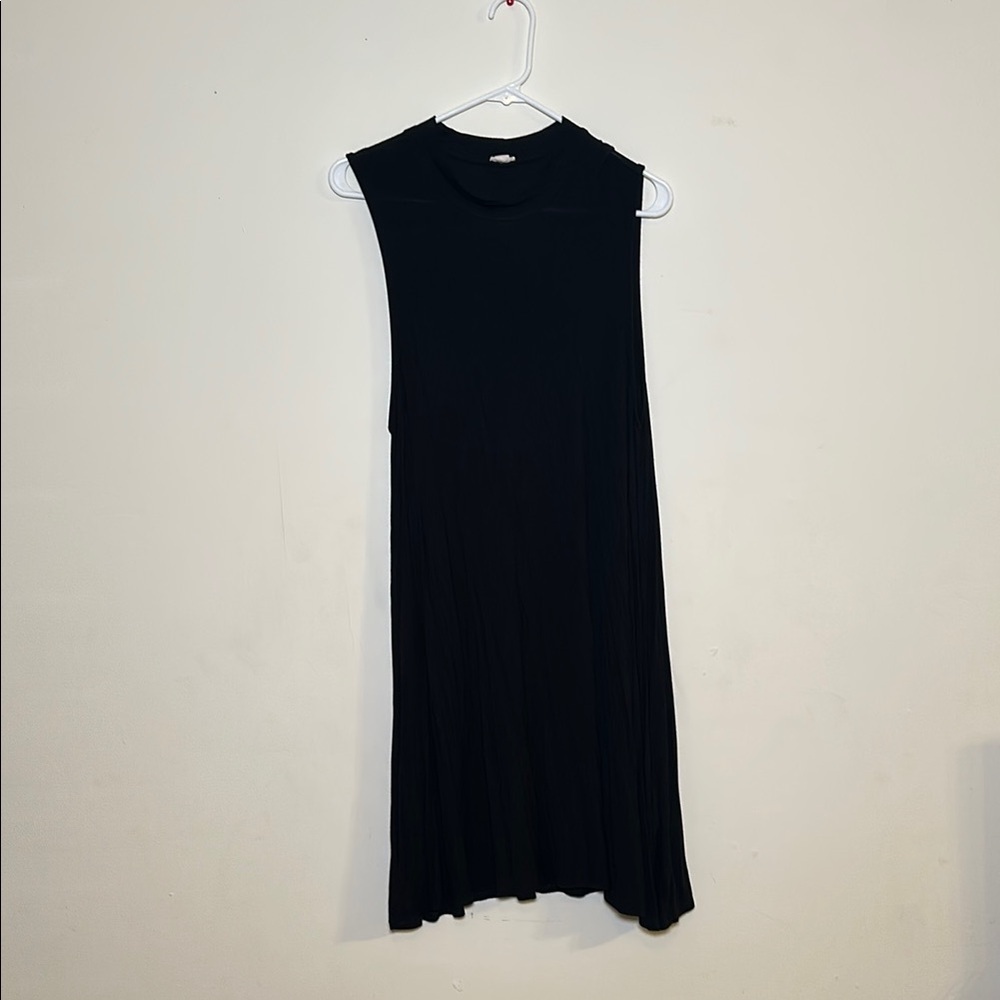 Black Sleeveless Dress